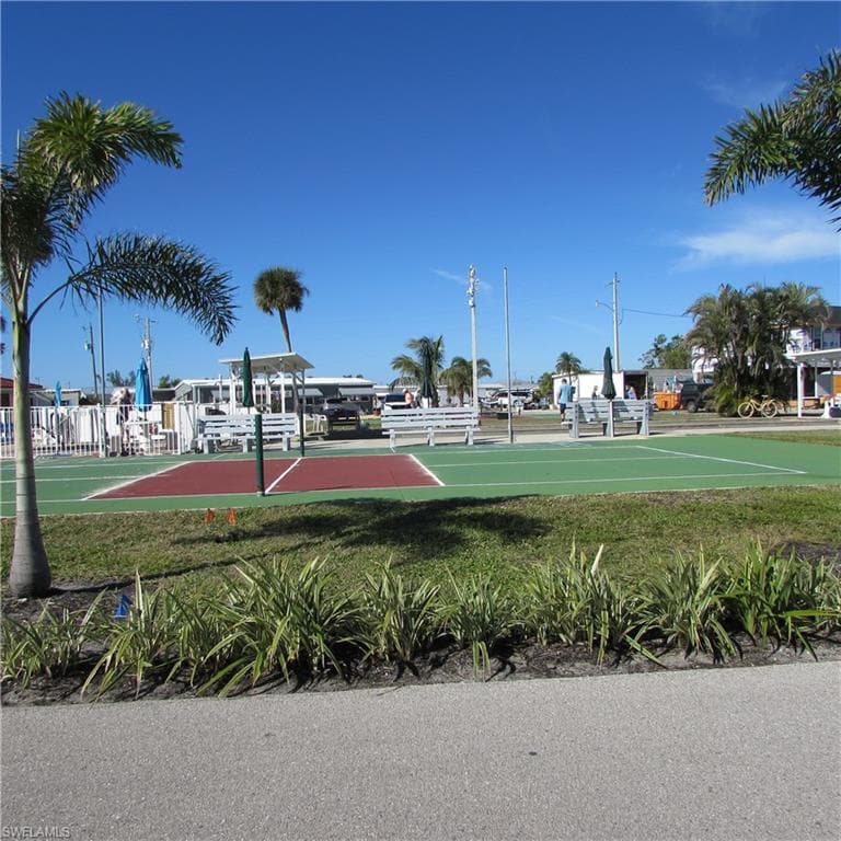 5004 Gulfgate LN-3