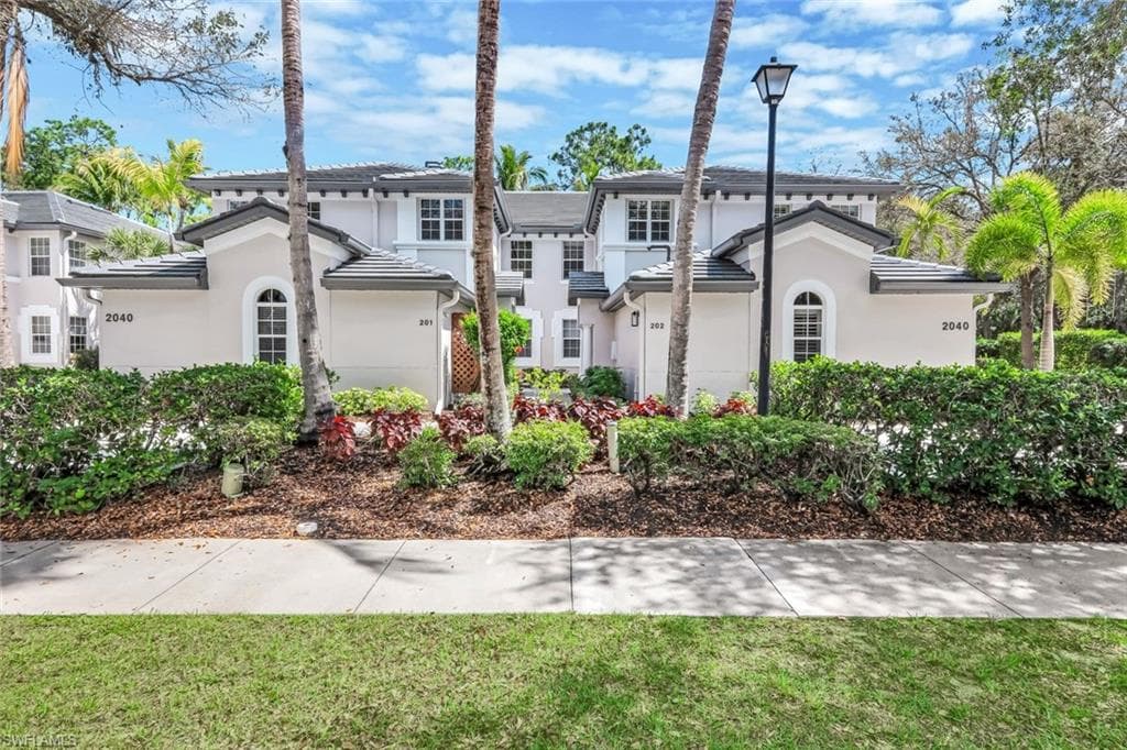 2040 Tarpon Bay DR N 201-1