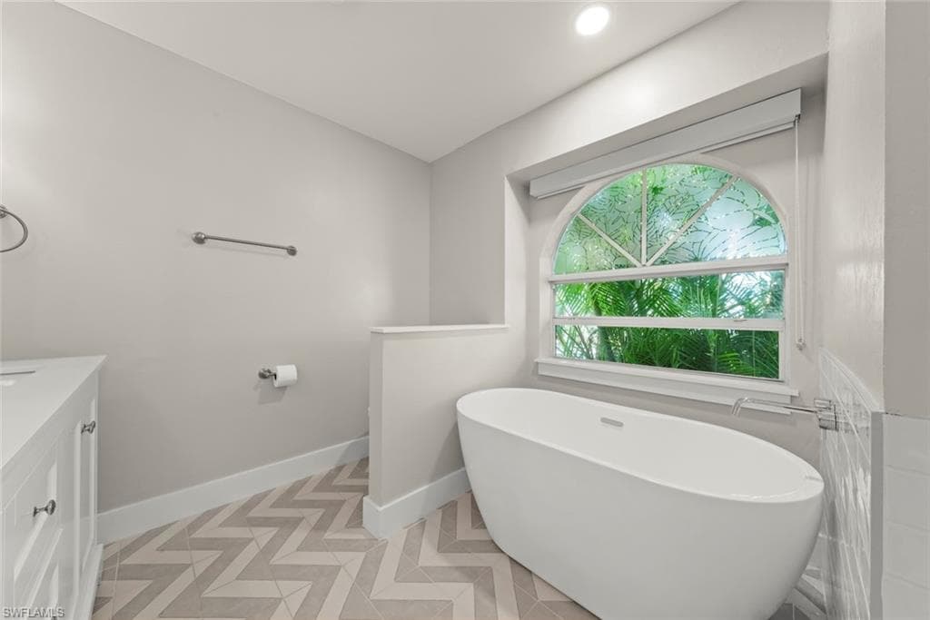 3708 Agate CT-24