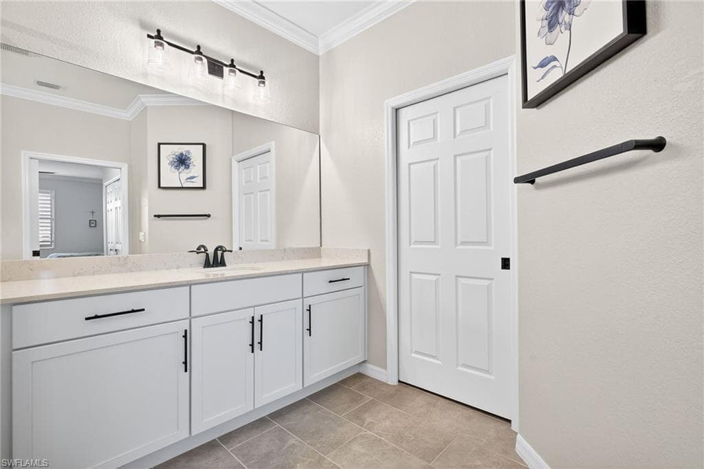 2387 Anguilla DR 202-18