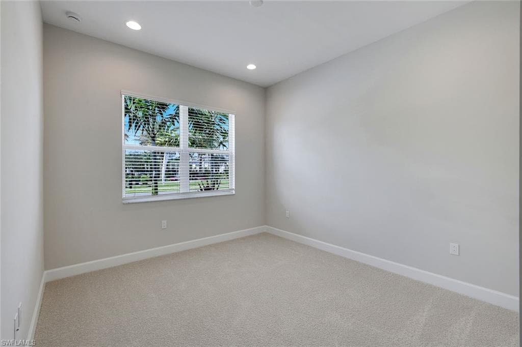 2741 Durham CIR-16