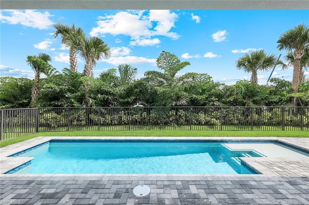 2741 Durham CIR-6