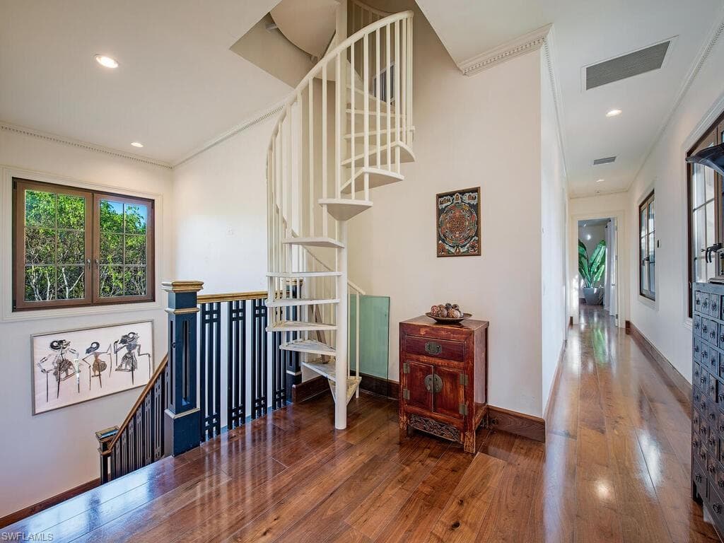 3200 Green Dolphin LN-32