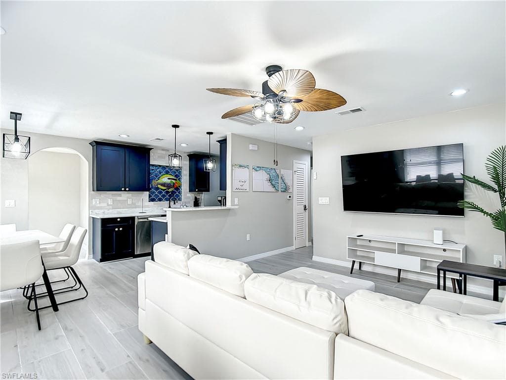 217 Miramar ST-22