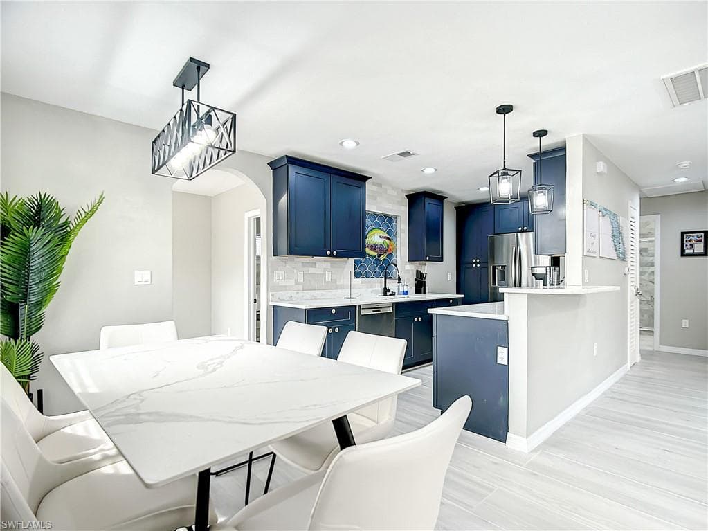 217 Miramar ST-17