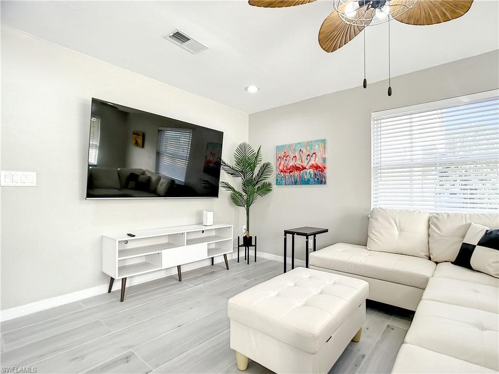 217 Miramar ST-20