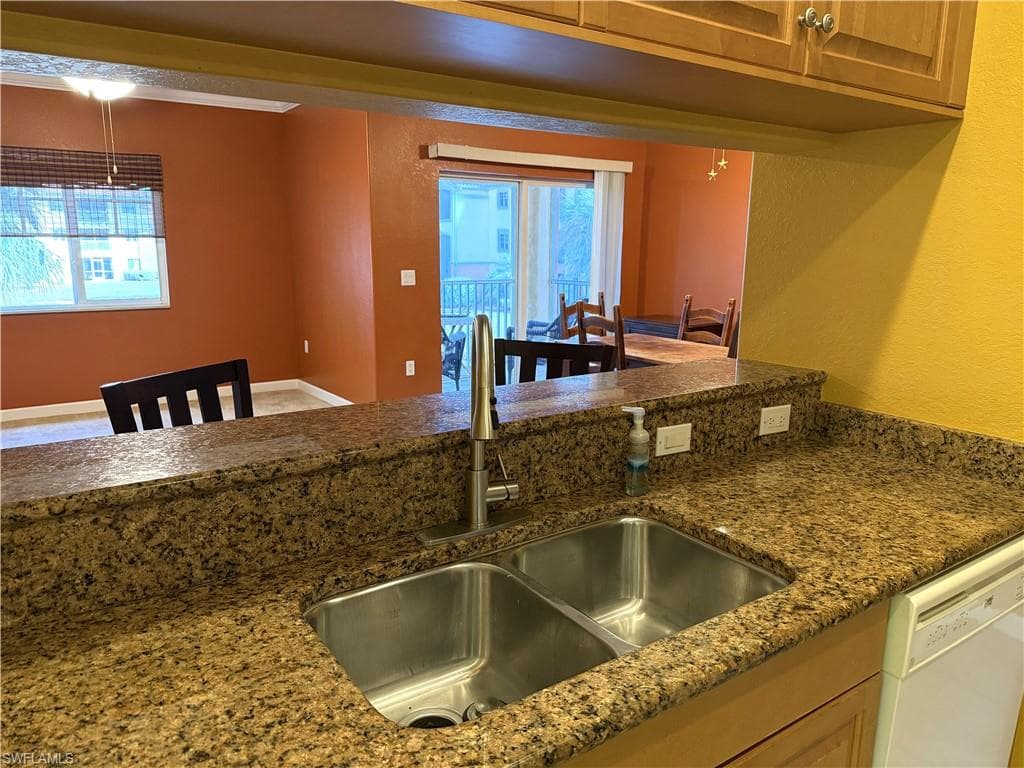 13110 Bella Casa CIR 214-11