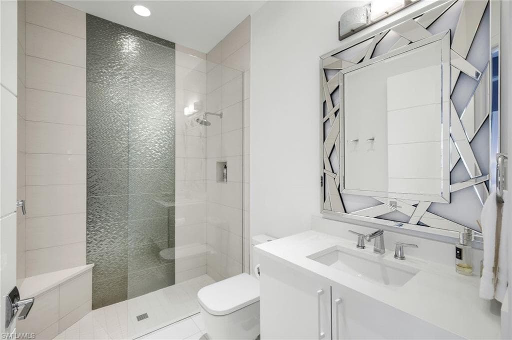 16438 Seneca WAY-23