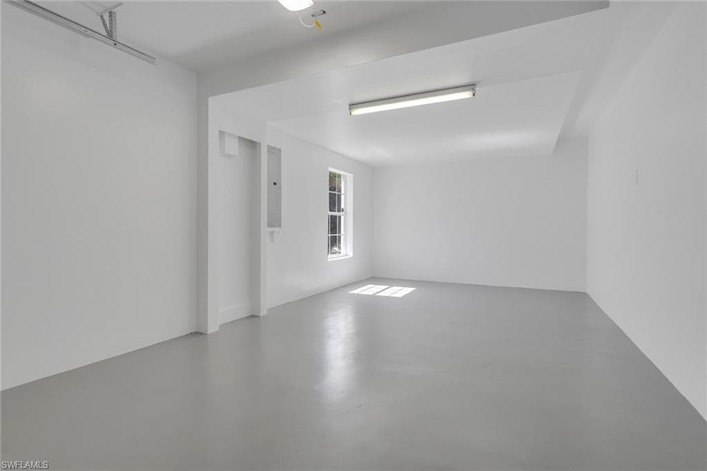 27170 Esther DR-32