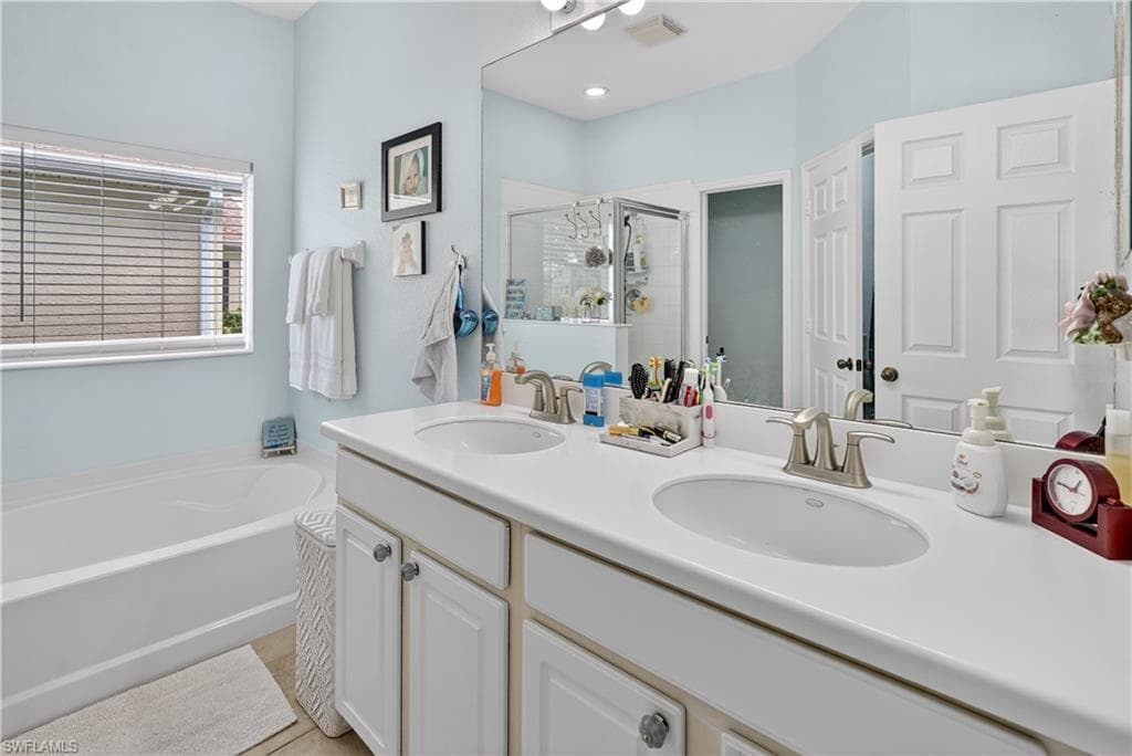 9689 Pineapple Preserve CT-21