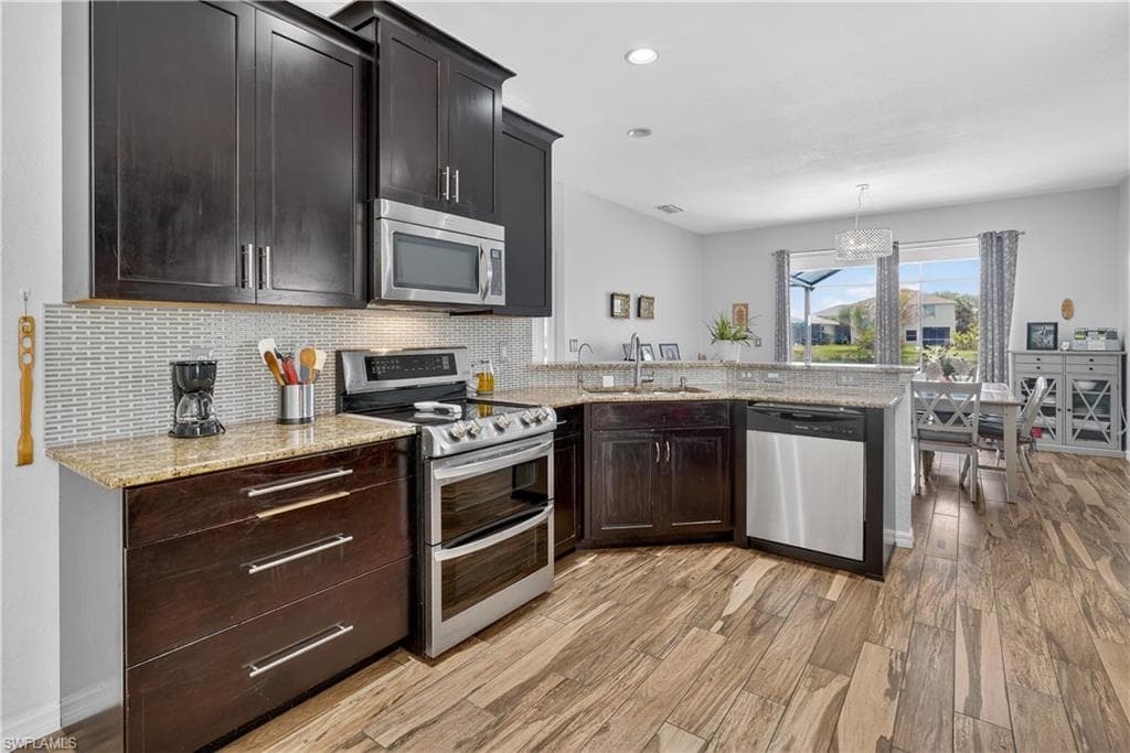 9689 Pineapple Preserve CT-14