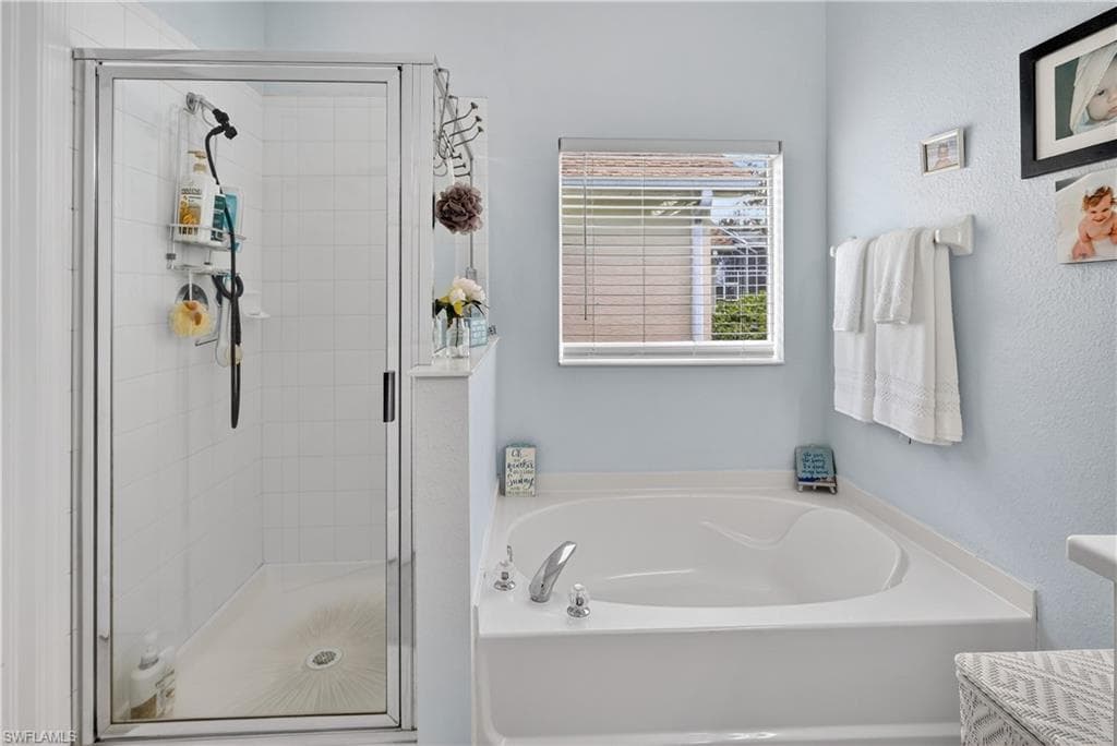 9689 Pineapple Preserve CT-20