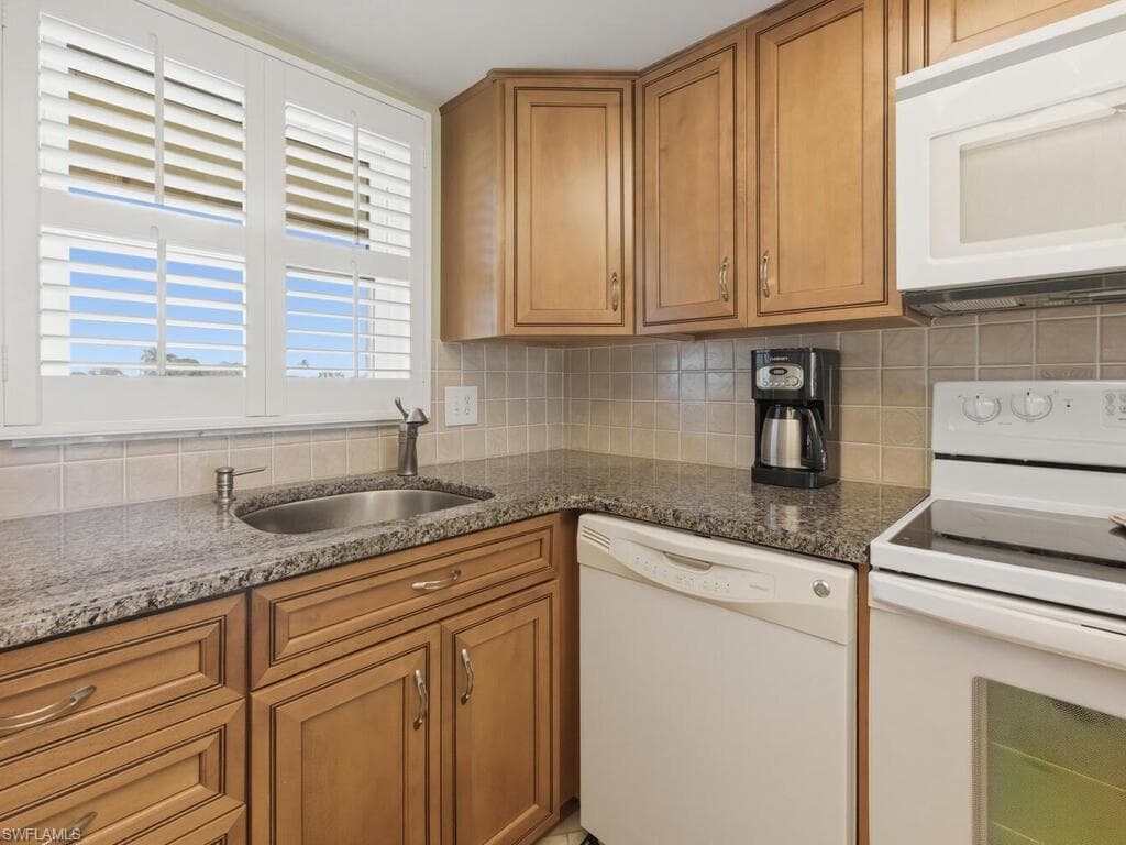351 Charlemagne BLVD B208-11