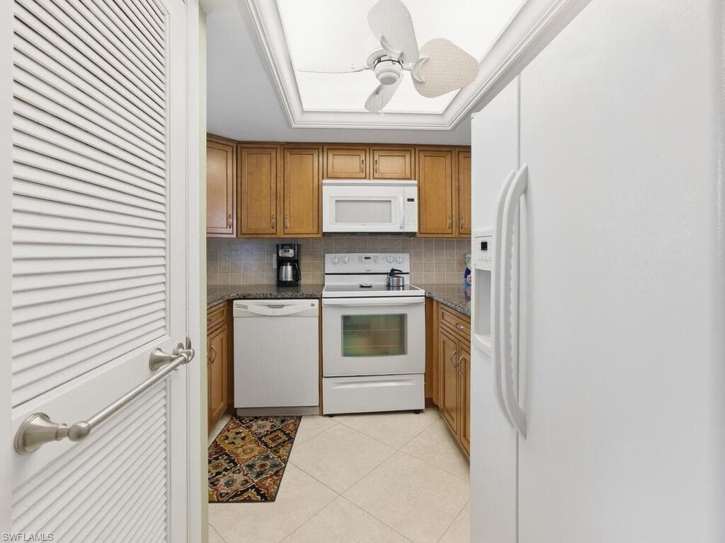 351 Charlemagne BLVD B208-10