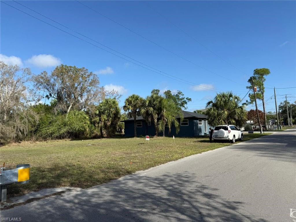 228 SINGLETON AVE-1