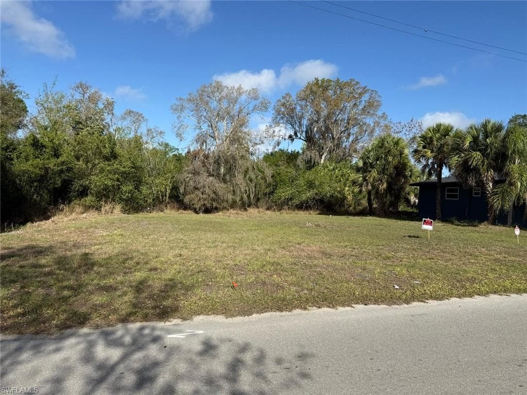 228 SINGLETON AVE-4