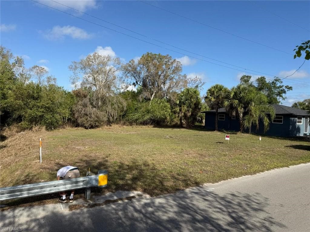 SINGLETON AVE-7