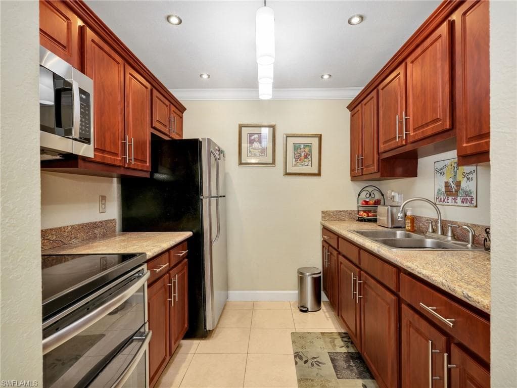 431 Van Buren ST C6-7