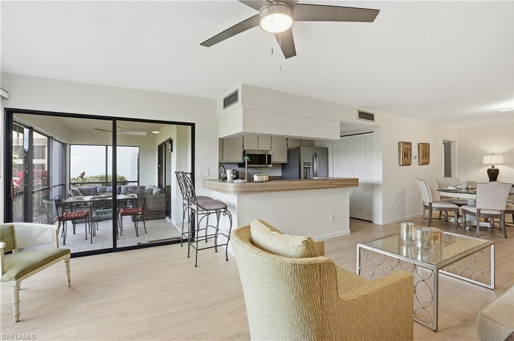 5585 Trailwinds DR 314-7
