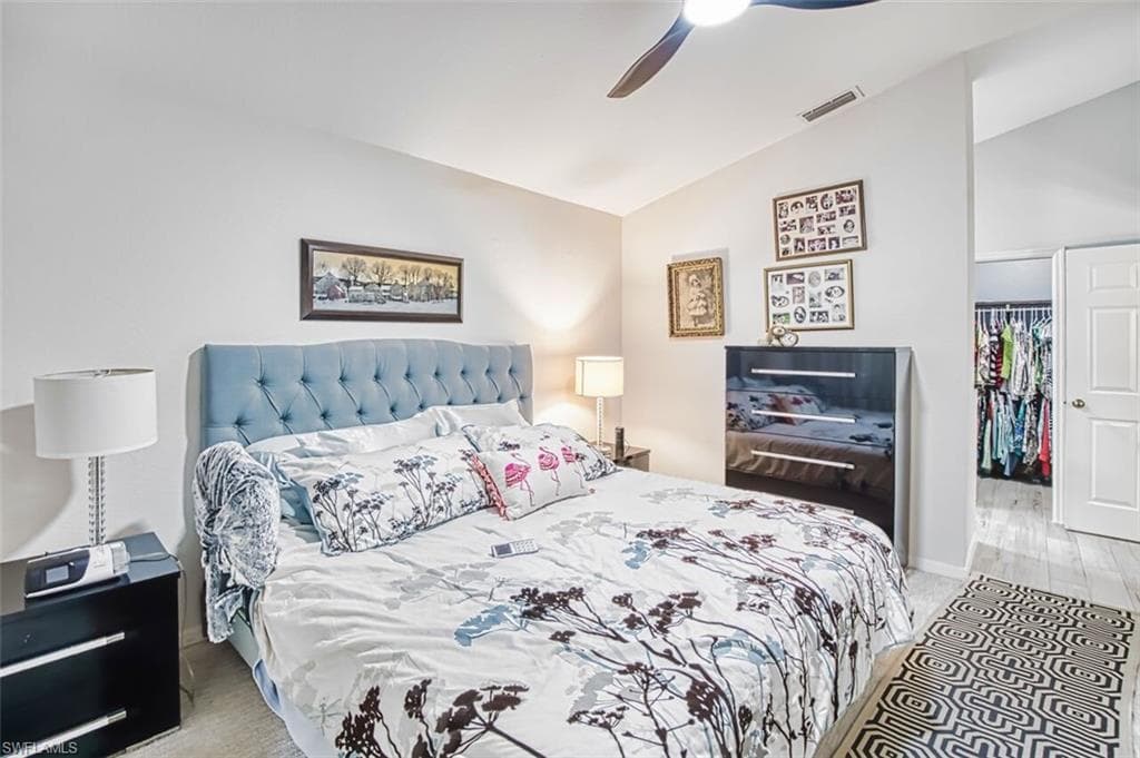 9917 Las Casas DR-22