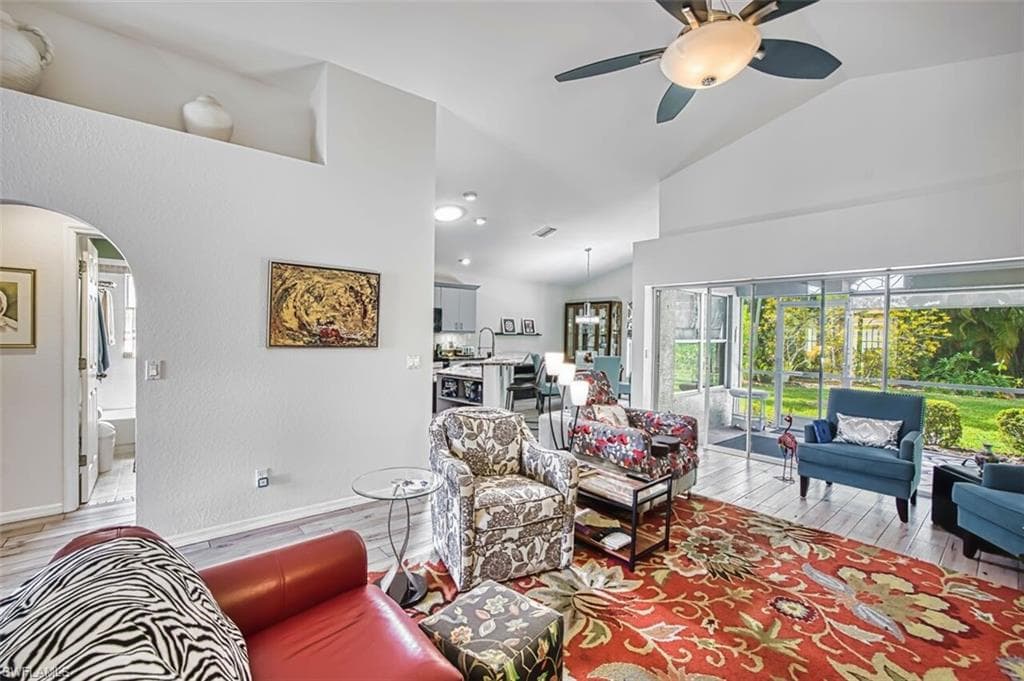 9917 Las Casas DR-19