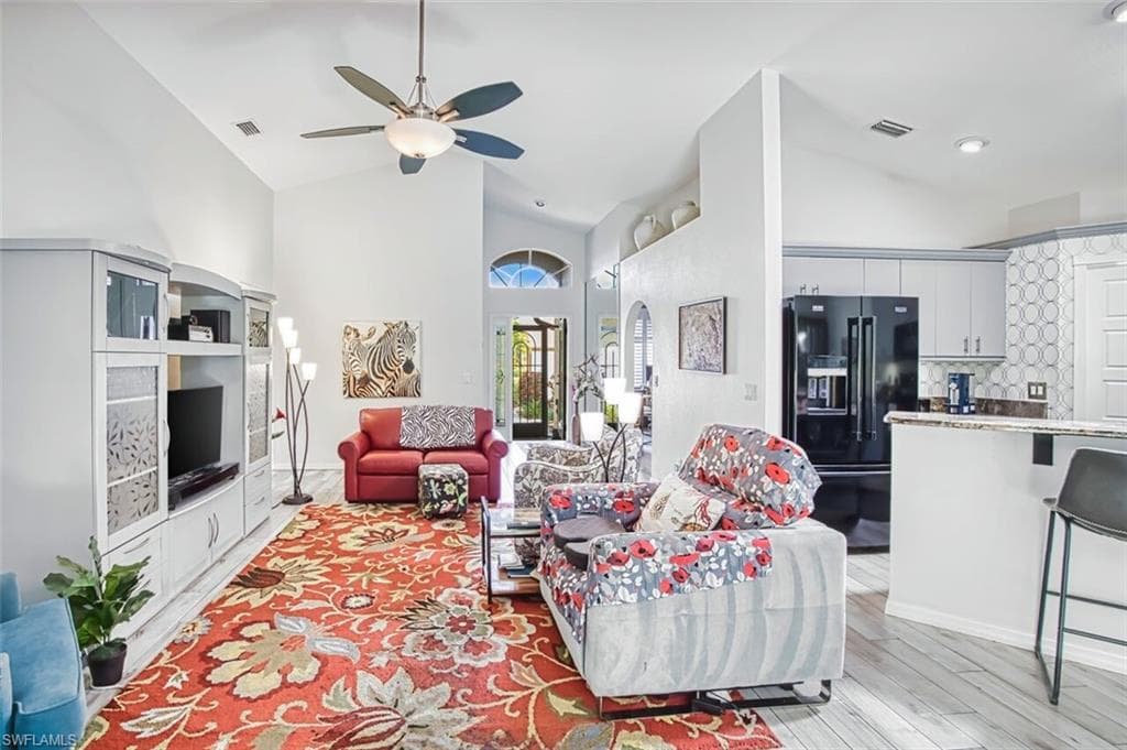 9917 Las Casas DR-13
