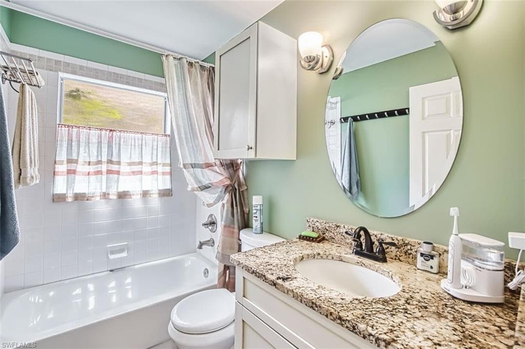 9917 Las Casas DR-28