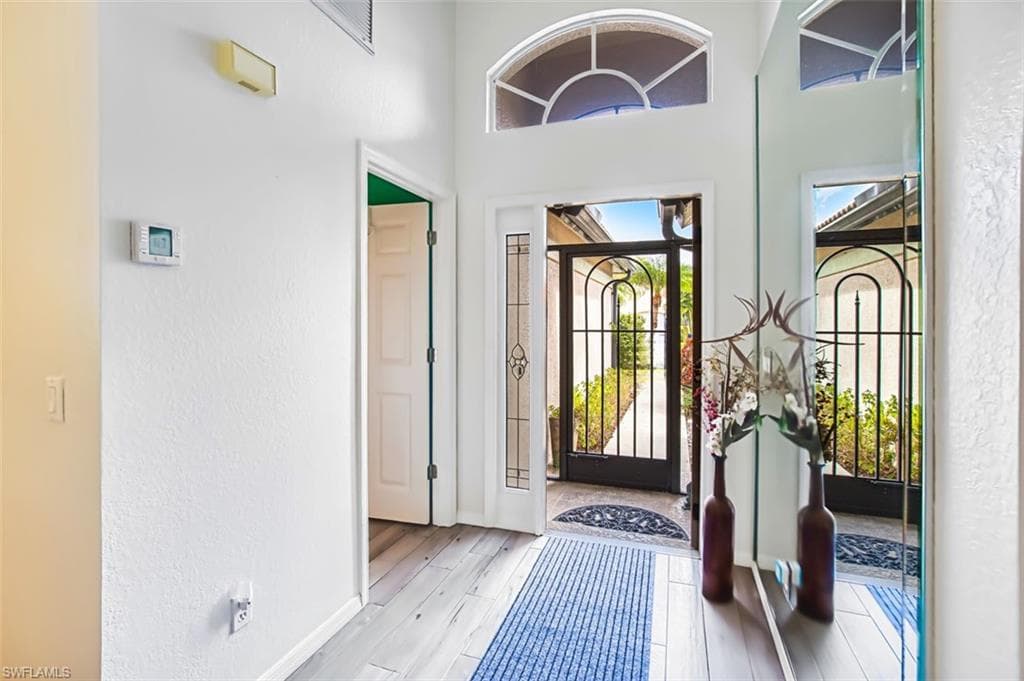 9917 Las Casas DR-7