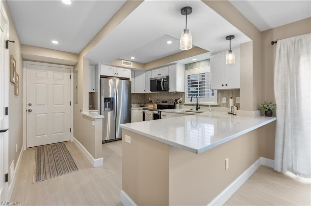 6900 Estero BLVD 108-2