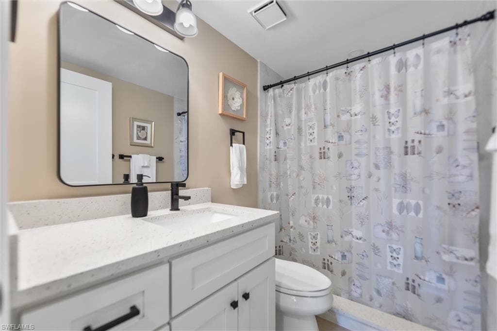 6900 Estero BLVD 108-17