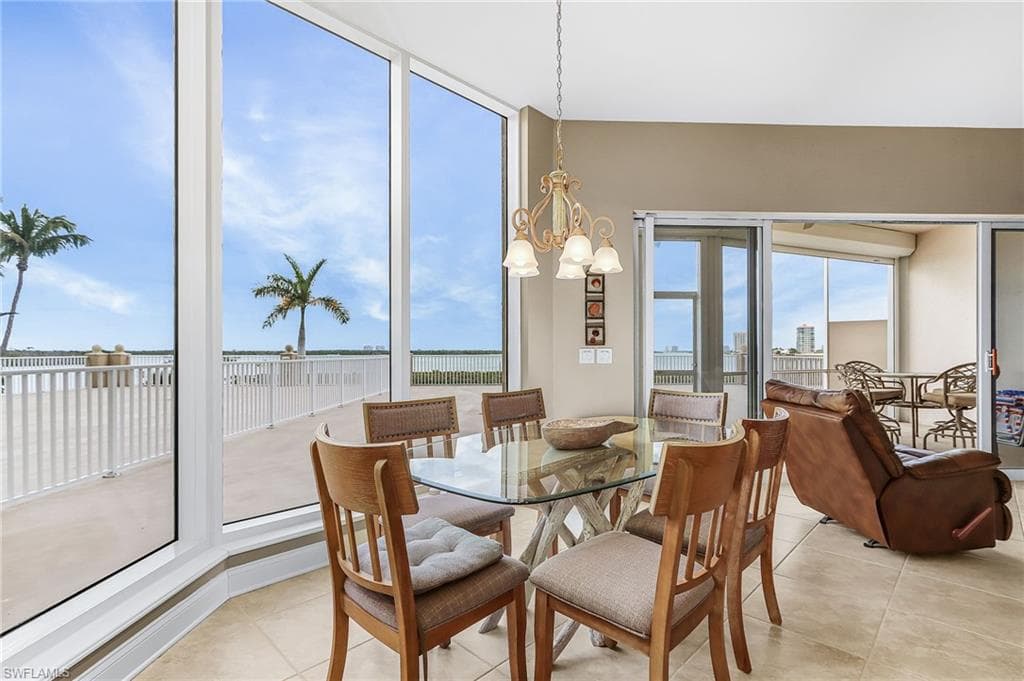 4137 Bay Beach LN 522-5