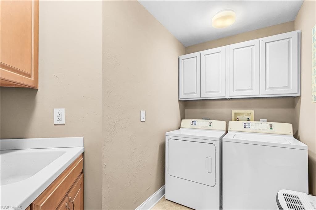 4137 Bay Beach LN 522-18