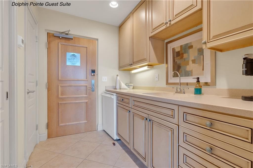 4137 Bay Beach LN 522-38