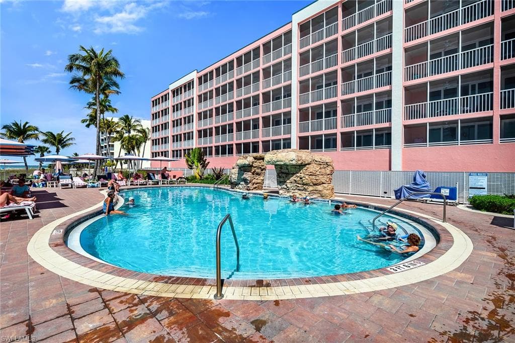 200 Estero BLVD 107-32
