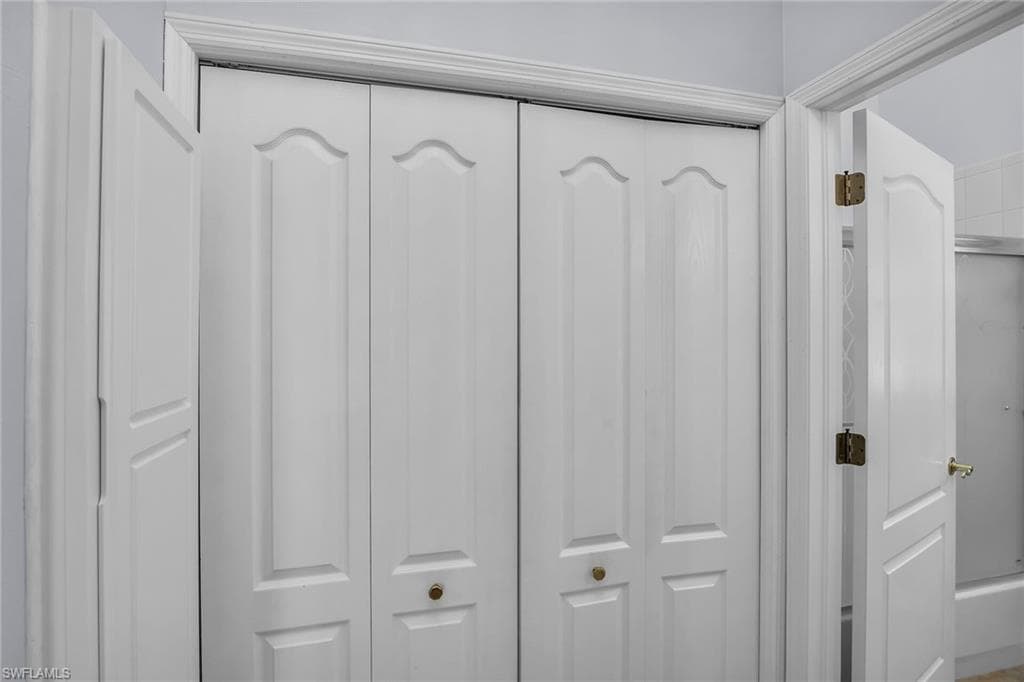 194 Newport DR 908-23
