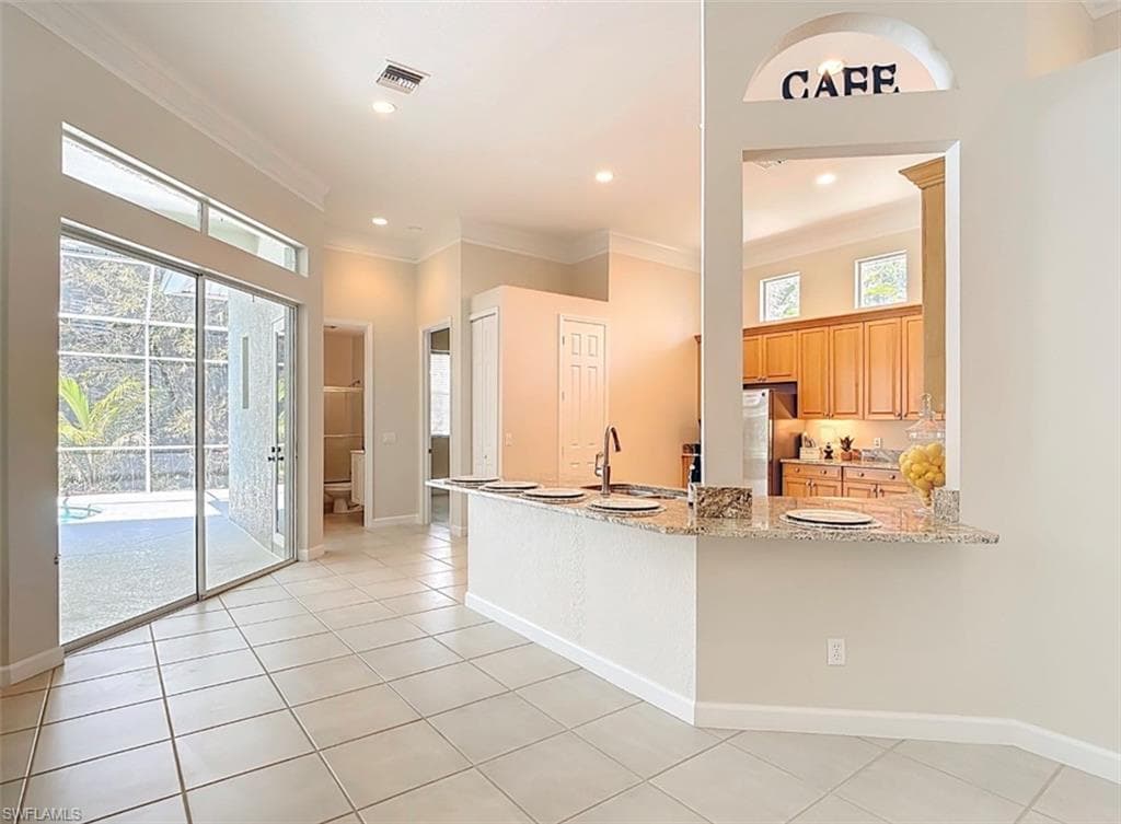 615 Soliel DR-8