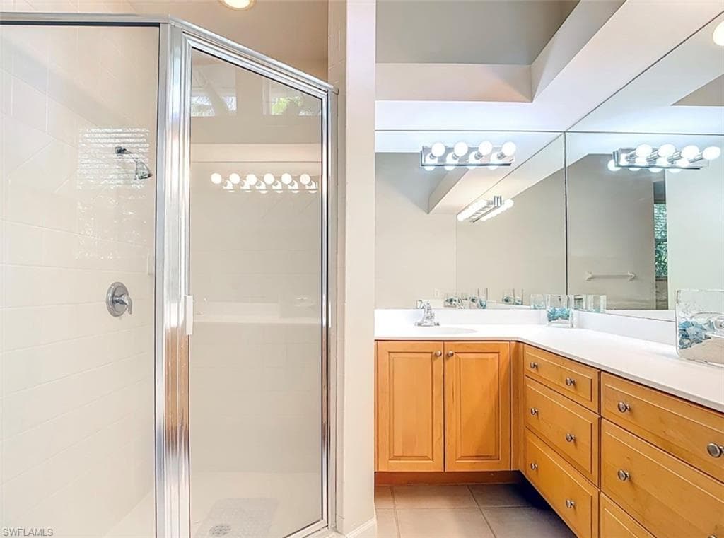 615 Soliel DR-18