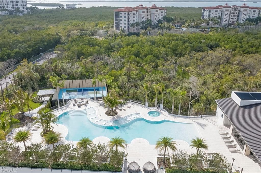 4810 Pelican Colony BLVD 704-25