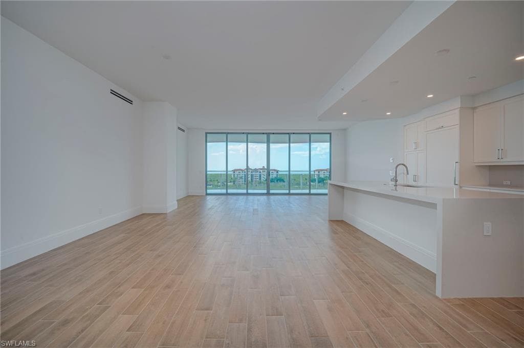 4810 Pelican Colony BLVD 704-35