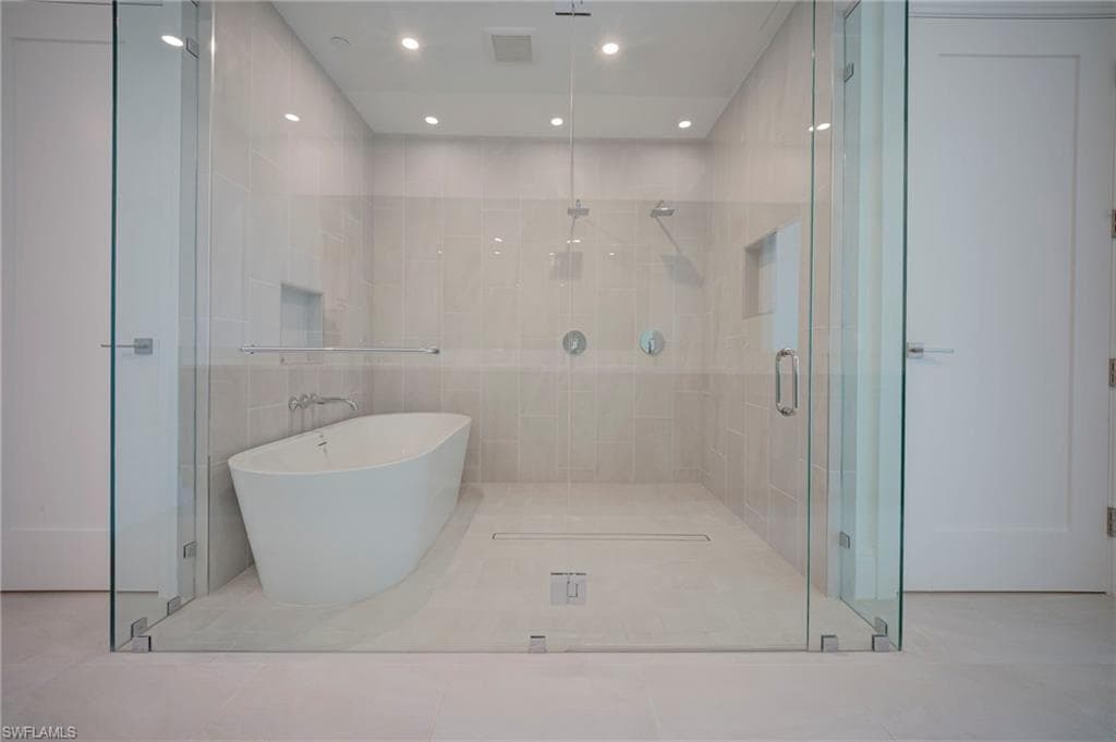 4810 Pelican Colony BLVD 704-37