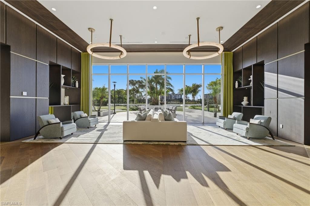 4810 Pelican Colony BLVD 704-9
