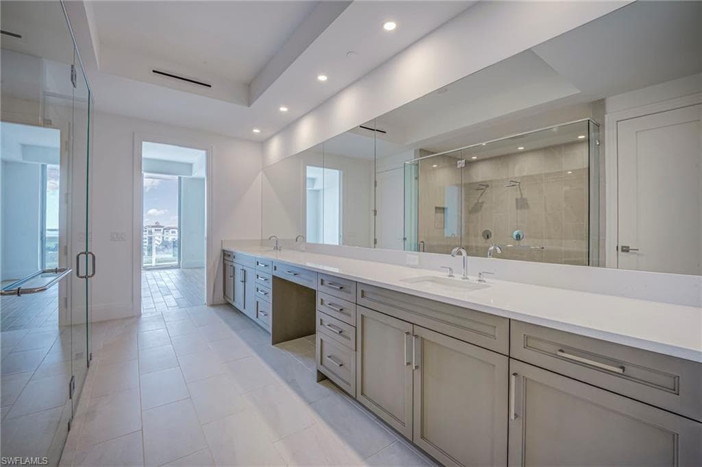 4810 Pelican Colony BLVD 704-40