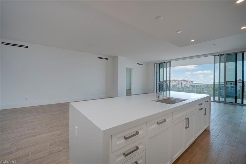 4810 Pelican Colony BLVD 704-36