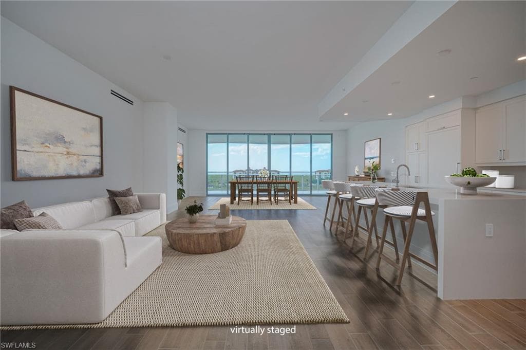 4810 Pelican Colony BLVD 704-34