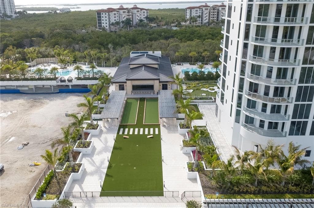 4810 Pelican Colony BLVD 704-24