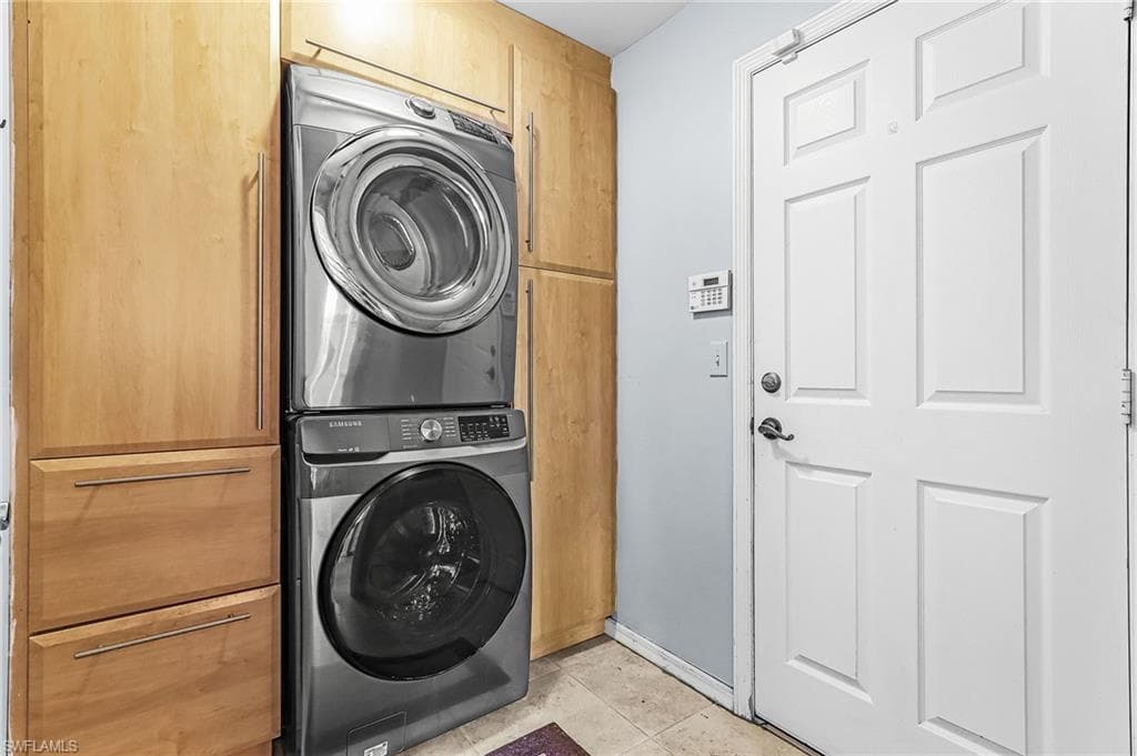 6861 Cadet AVE-21