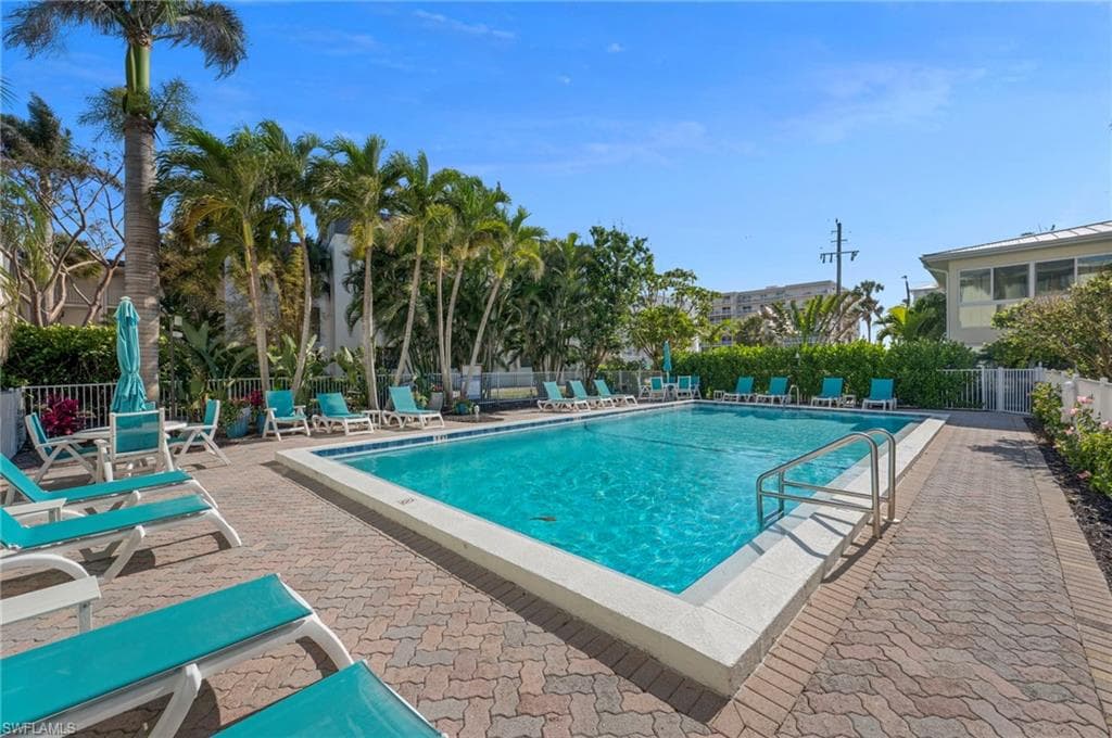 1950 Gulf Shore BLVD N 110-2