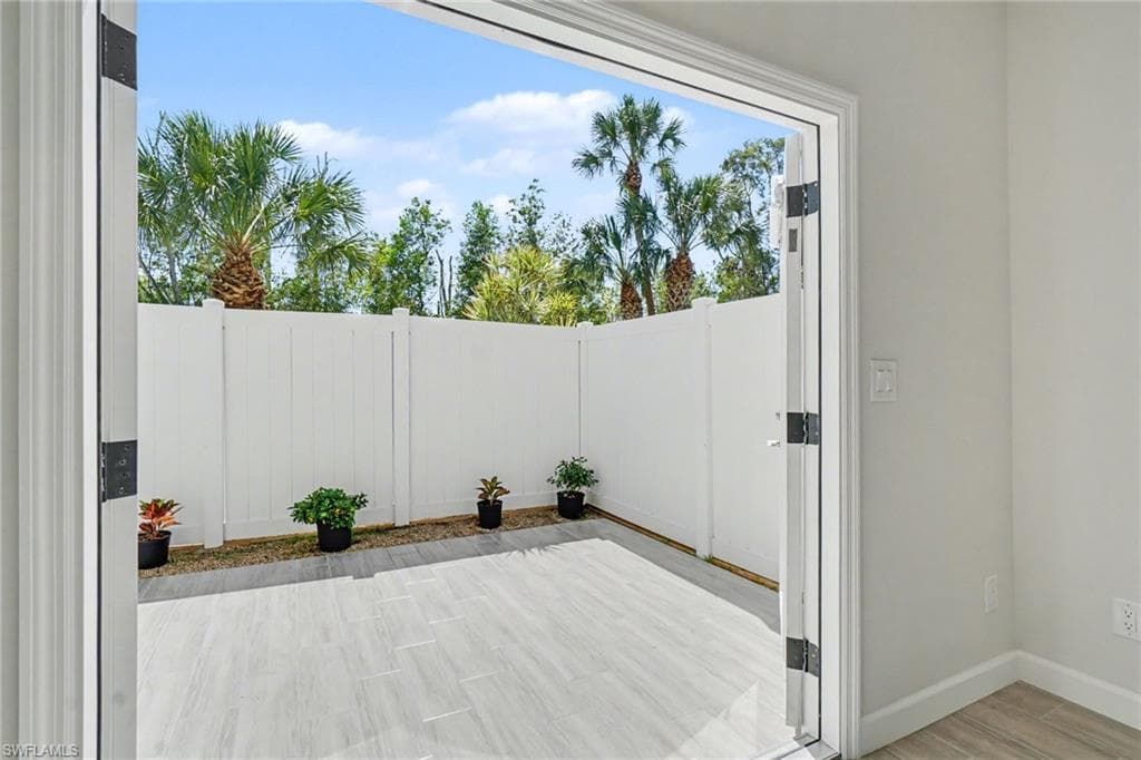 6081 Lake Front DR-22