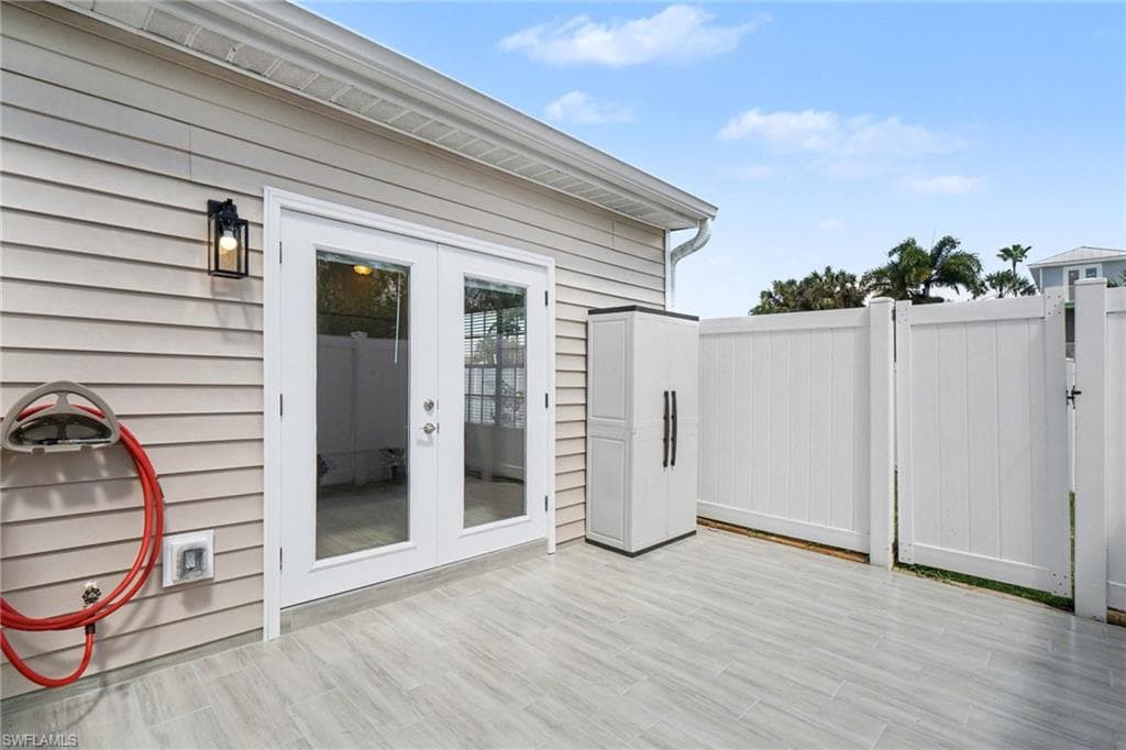 6081 Lake Front DR-25