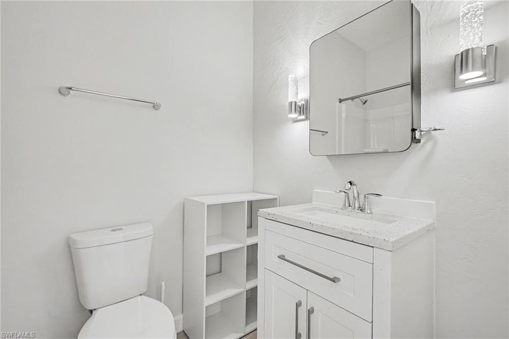 6081 Lake Front DR-19